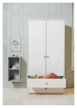 Roomie Garderobeskap M. 2 Dører - Grønn/Hvit 12 Roomie Garderobeskap M. 2 Dører - Grønn/Hvit -UNOLIVING Butikk flexa roomie garderobeskab m 2 laager groenhvid FL01234 6 1b4b