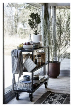 House Doctor - Reol M. 4 Hjul - Svart 6 House Doctor - Reol M. 4 Hjul - Svart -UNOLIVING Butikk house doctor reol m 4 hjul sort reol HO02174 2 621d