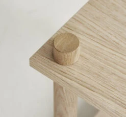 WOUD - Elevate Reolsystem Eik - #1 -UNOLIVING Butikk woud elevate reolsystem eg 1 reolsystemer WO00232 4 430c